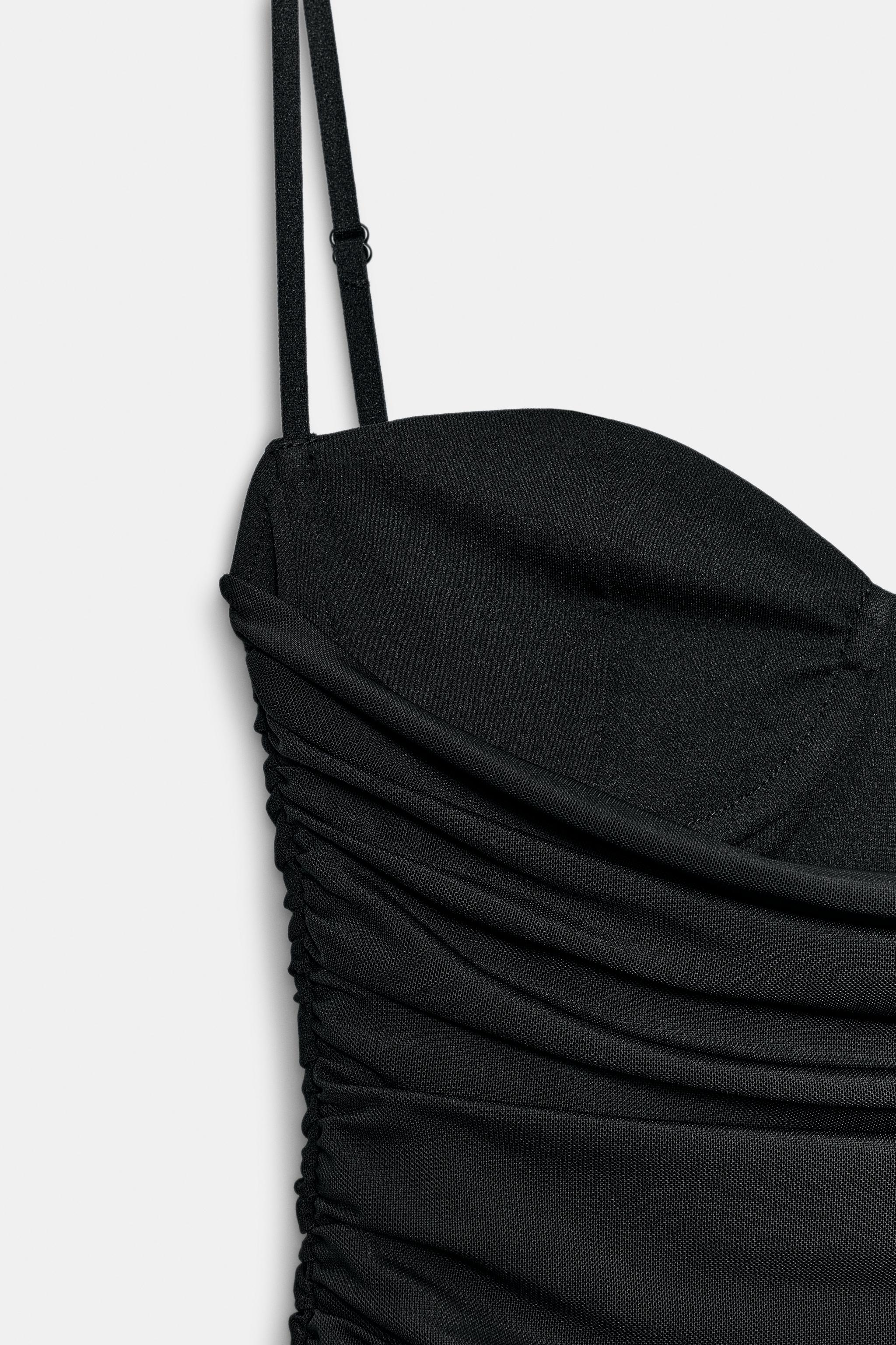 ROBE DRAPÉE À VOLANT